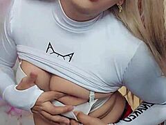 Hermosa transexual blanca nieves looks so stunning in that crossdressing outfit 😍