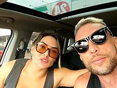 Kleines Interview wird draußen schmutzig – Ich ficke ihren Arsch, spritze rein an der Straße mit Vagninho und Luna Oliveira 🍑💦