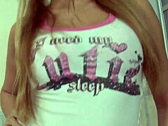 lovely blonde teen gives handjob 😍