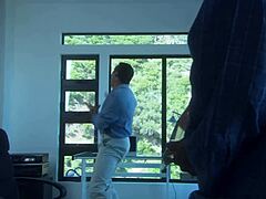 可愛いブロンドがボートで激しく騎乗位！