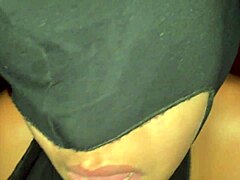 que riko masturbar una sabrosa verga latina en outfit sexy