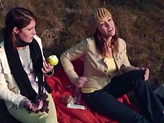 Brunettes Strapon Fuck Outdoors?