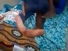 Kuuma amatööri seksi orgasmeineen – tuli vain lataamaan puhelinta, mutta päädyimme siihen!