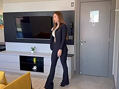 Argentinian real estate agent receives her commission in hot sperm from client