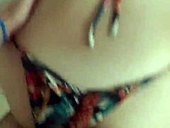 Fodendo em público pela primeira vez, explorando desejos secretos ao ar livre.