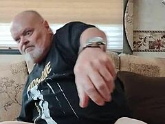 jacking off in her blond t-shirt