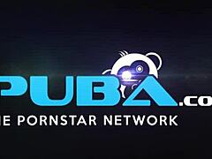 Nagy cicis leszbikusok játszadoznak a kanapén 😏