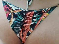 Fodendo em público pela primeira vez, explorando desejos secretos ao ar livre.