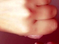 일본 아내가 변태 노인 이웃의 접근에 굴복해 😏