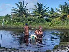 Wah, Latina Brasil Ini Dengan Tete Alami dan Memek Ketat Disebutuhi Keras Oleh Pria Lain... Suami Cuckoldnya Tidak Tahan Dan Menangis.