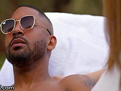 Nikole Nash twerks on big black cock