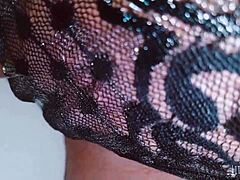 Wah, Aku Gak Percaya Babe Nakal Ini Jari-Jari Memek Botaknya Di Toilet Publik... Hidden Cam Tangkap Semua, Wah!