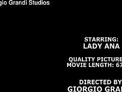 Por que dar tapas no cu molhado da Lady Ana com força?