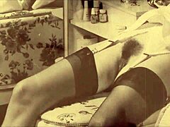 Моят таен живот, искаш ли да видиш тази винтидж баба да дава орал и да получава кумшот на косматата си зряла пичка?