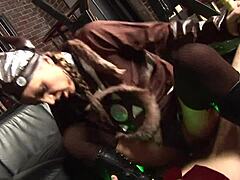 Nagy fasz veri a borotvált punci