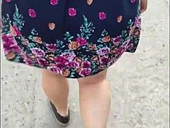 Madura Culona In Skirt On Lima Streets