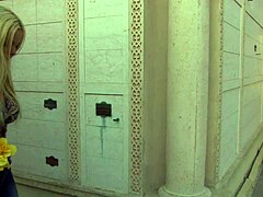 Beautiful outdoor threesome in a pool, who licked the cumshot?