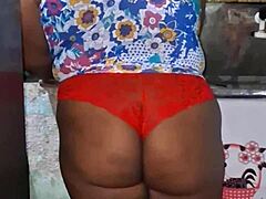 i'm that crente safada in the kitchen, showing off my big ass