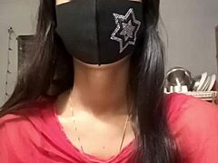 Indian girl live sex video!