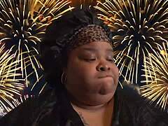 السمينة ليل باوند كيك تشارك رسالة 2025 مع المعجبين