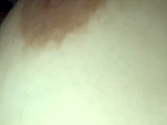 Söpö fitness-milf kumartuu persepanemiseen