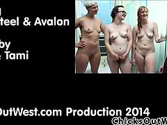 Oh man, deze Australische amateur lesbiennes worden wild met vingeren en orale pret!