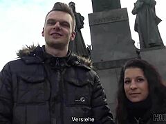 Хант4К пышная брюнетка Джоселин З подбирает для публичного POV секса с бритой пиздой