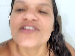 Paty Bumbum Usando Varinha Magica E Gozando Consolo