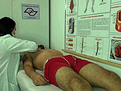 Enfermeira fica excitada com ere��o do paciente