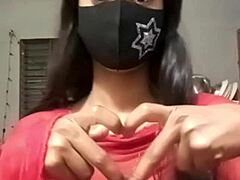 Indian girl live sex video!