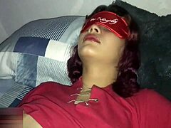 도기스타일 보지 박히며 구부린 채 크림샷 받기