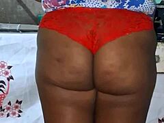 i'm that crente safada in the kitchen, showing off my big ass