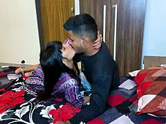 דייט ראשון הופך לוהט במלון עם החברה