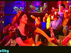 Kareena hottest navel show