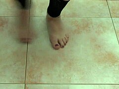 Can you resist these sexy feet dancers?