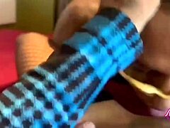 Viralizou o v�deo dessa putinha do x v�deos duvido vc n�o gozar