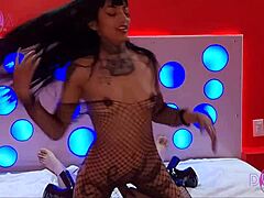 Despues del antro goth fuimos a coger y se vino adentro