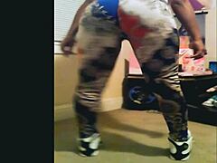 Black milf neva too old to drop that azz n pussy