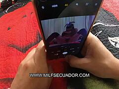 Mi Hijastro Me Ayuda A Sacar Fotos Para Mi Página Web Y Yo A Cambio Le Enseño A Masturbarse