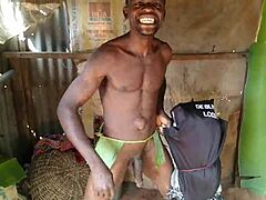 Sono Sbalordito da Questa Creampie Anale Enorme con Doppia Penetrazione!