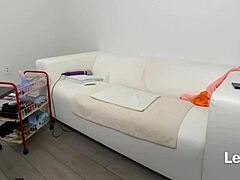 i'm masturbating my big pussy on cam, oops