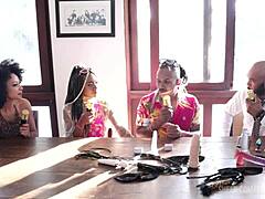 Eram conhecidos como pessoas que curtiam o meio liberal mas depois entraram no porn� e as primeiras chamadas - casal black rj sheer red