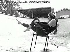 pornstar savana does a striptease and twerks in an empty space