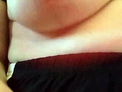 Gretaliným bradavkám se dostává extrémní pozornosti!