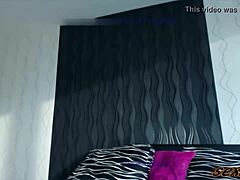 sexydea plugs anal during sports workout