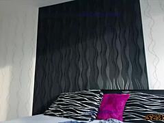 sexydea plugs anal during sports workout