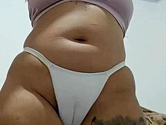 vou sentar na cara da minha amiga ate sufocar ela