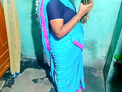 عمة هندية تنظف الغرفة وتنتهي بممارسة الجنس لأول مرة مع صاحب المنزل