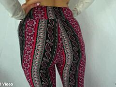 Anabelle Pync tachinând chiloții pisicuței Partea I 4K