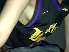 สาวโคลอมเบียขี่ควยใหญ่ในห้องโรงแรมเพื่อครีมพายแรง